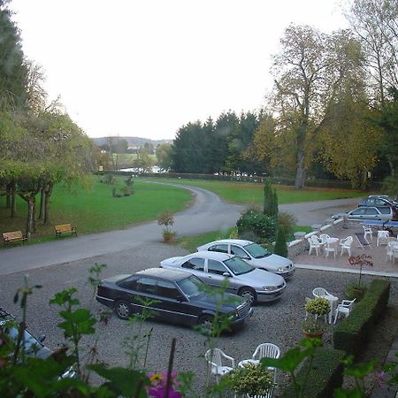 Logis - Chateau De La Motte - Hotel & Restaurant Liessies ภายนอก รูปภาพ