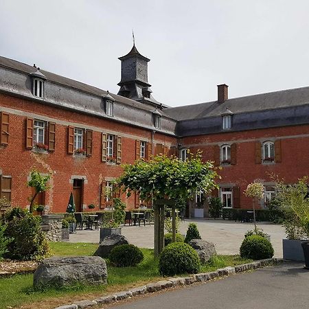 Logis - Chateau De La Motte - Hotel & Restaurant Liessies ภายนอก รูปภาพ