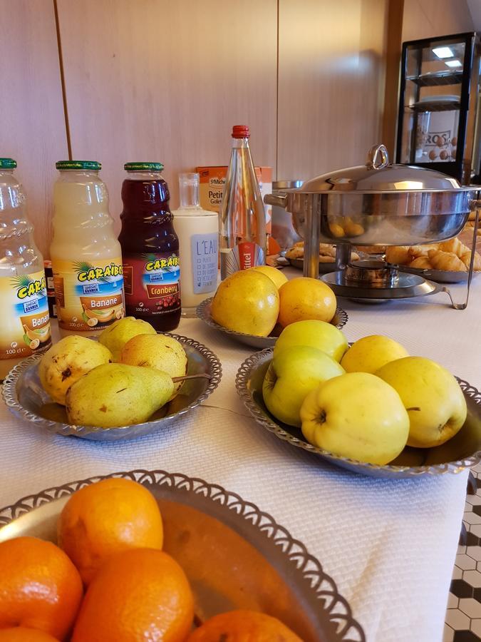 Logis - Chateau De La Motte - Hotel & Restaurant Liessies ภายนอก รูปภาพ