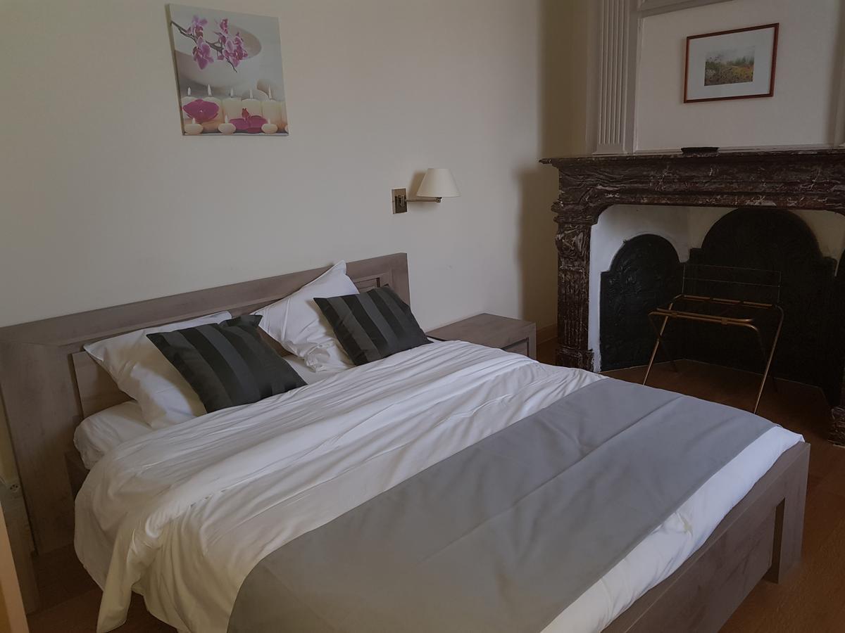 Logis - Chateau De La Motte - Hotel & Restaurant Liessies ภายนอก รูปภาพ