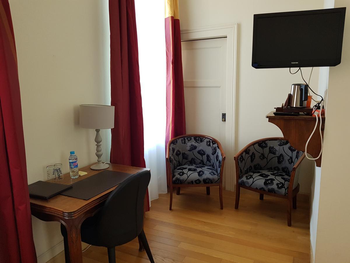 Logis - Chateau De La Motte - Hotel & Restaurant Liessies ภายนอก รูปภาพ