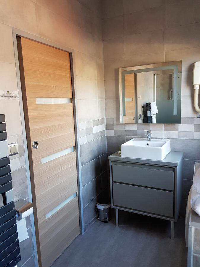 Logis - Chateau De La Motte - Hotel & Restaurant Liessies ภายนอก รูปภาพ