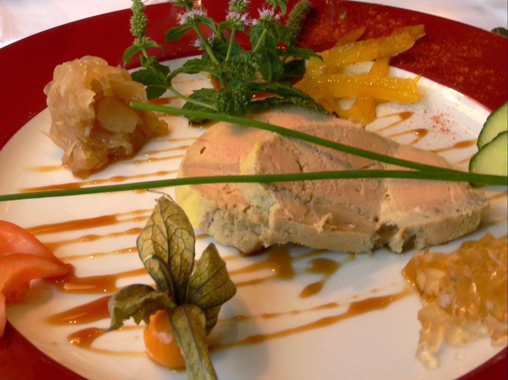 Logis - Chateau De La Motte - Hotel & Restaurant Liessies ภายนอก รูปภาพ